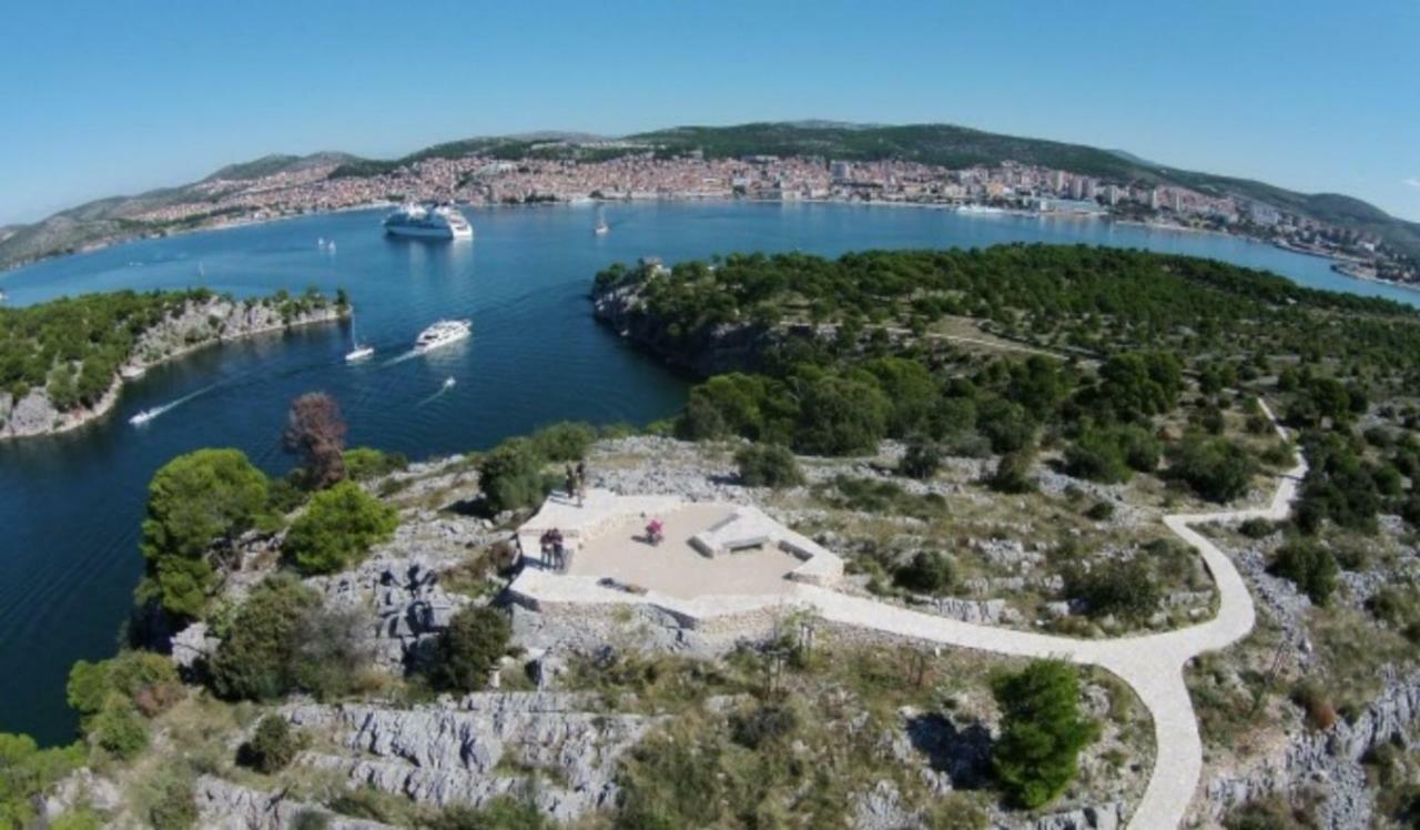 Studio Apartment Gray Σίμπενικ Εξωτερικό φωτογραφία